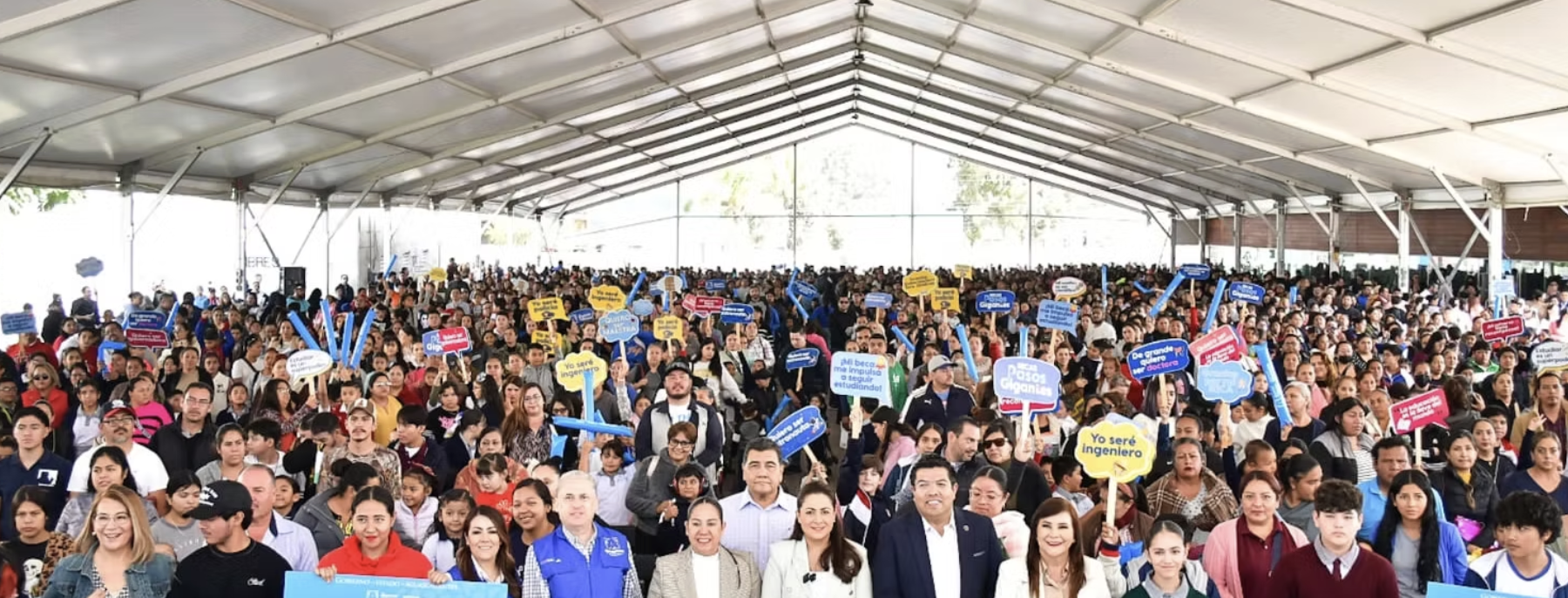TERE JIMÉNEZ CONCLUYE ENTREGA DE MÁS DE 11 MIL BECAS EN TODO EL ESTADO
